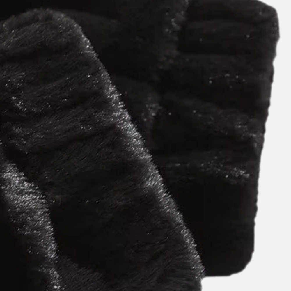 Chaqueta con letras bordadas