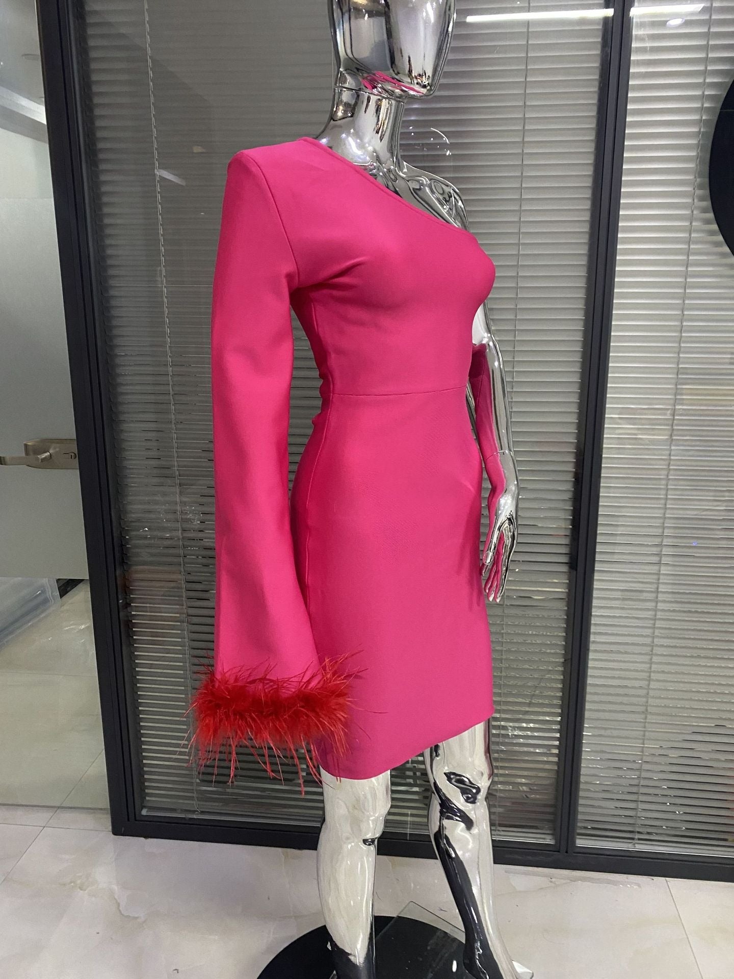 Feather cuff single shoulder rose red dress