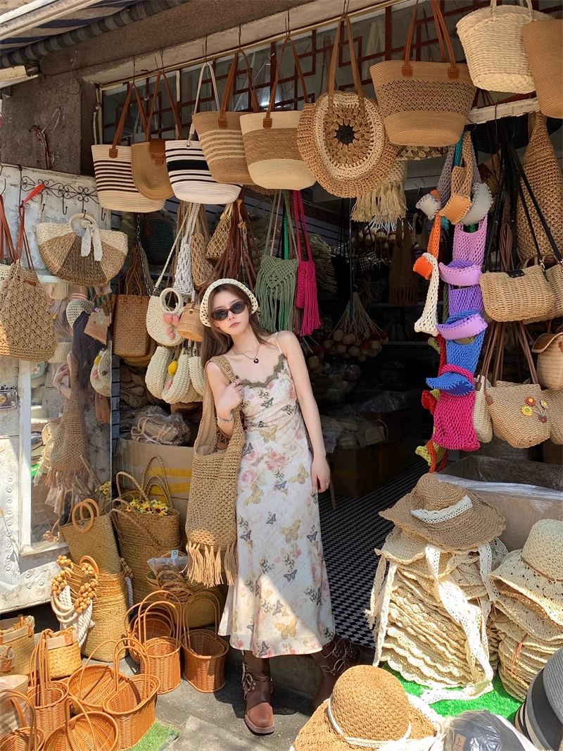 Vestido con tirantes de mariposa, patchwork de encaje y falda larga en forma de A