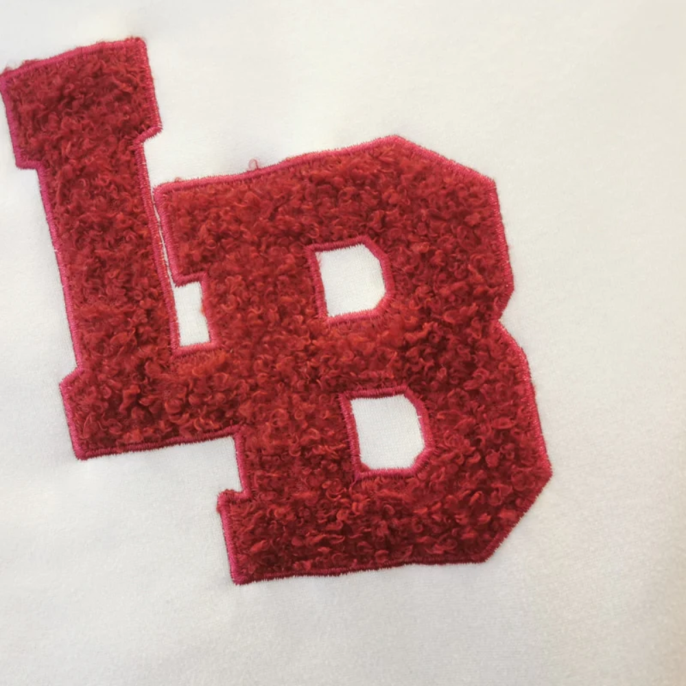 Chaqueta clásica urbana con bordado de letras