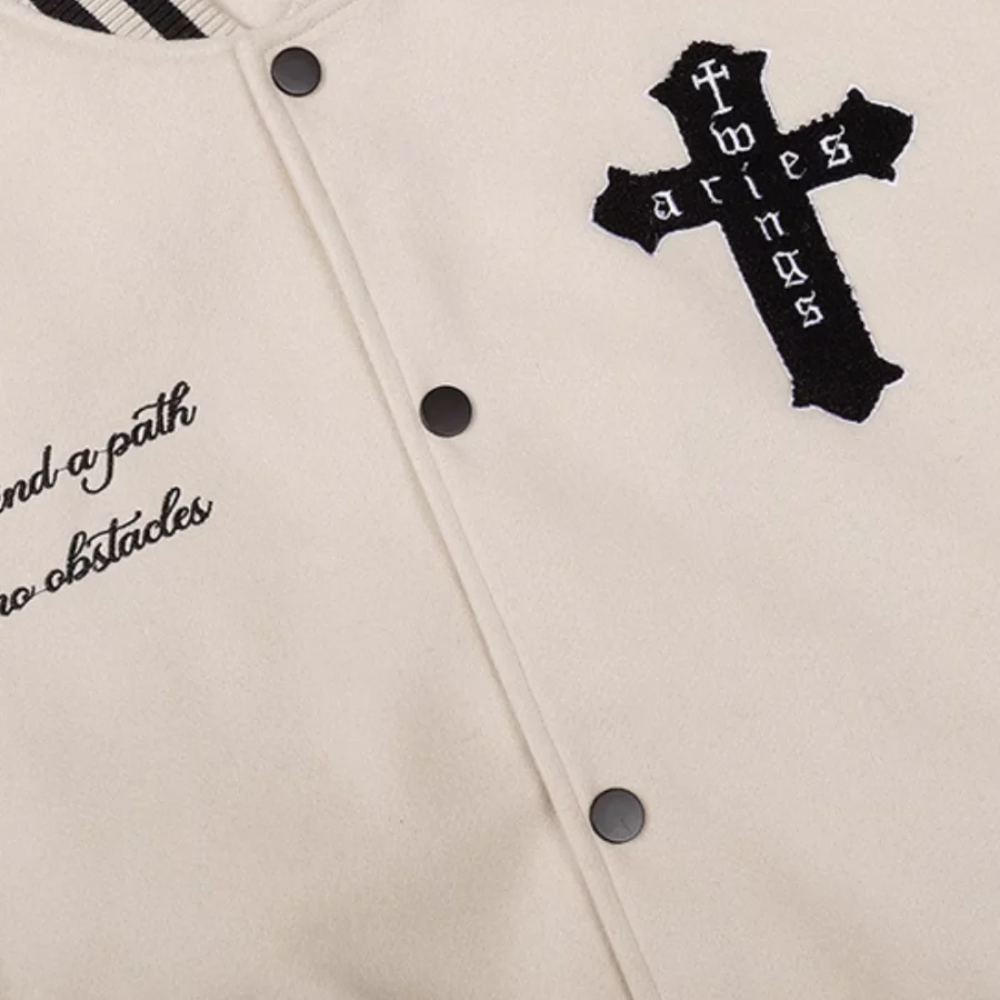 Chaqueta con calavera cruzada de High Street