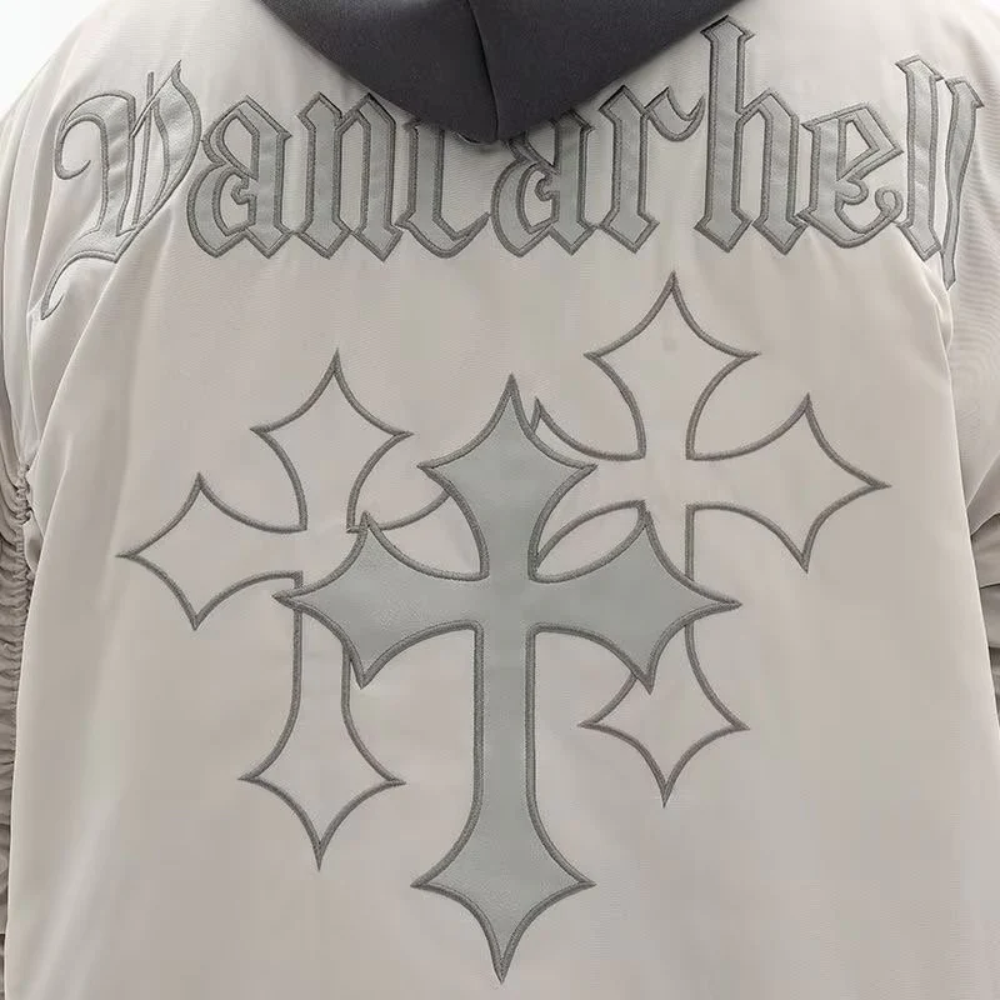 Chaqueta de béisbol con cremallera y bordado urbano