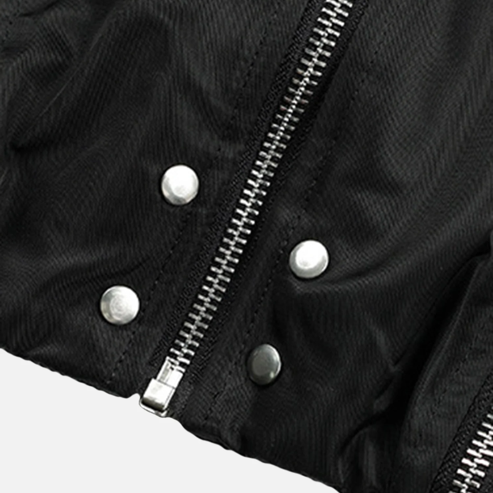 Chaqueta con múltiples cremalleras