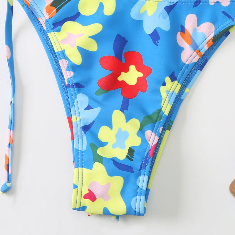 Bikini-Badeanzug-Set mit Blumenmuster, ausgehöhlt und gekreuzten Schnüren