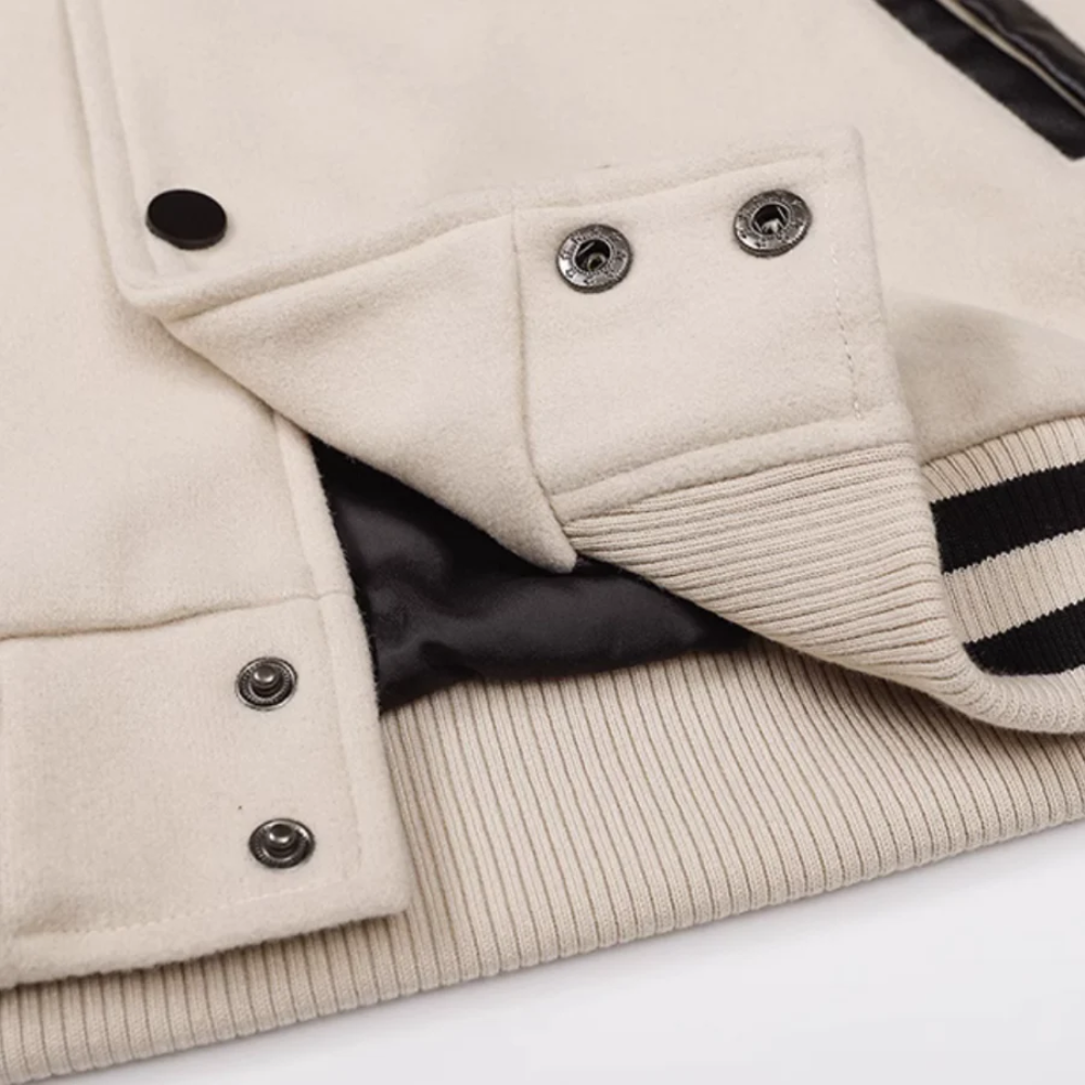 Chaqueta con calavera cruzada de High Street