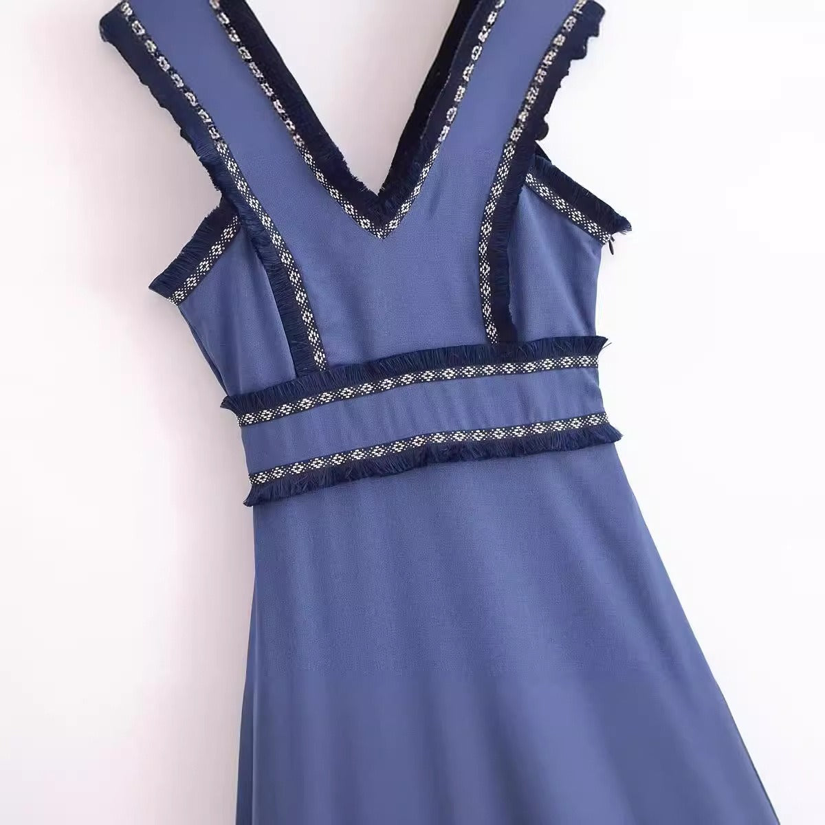 V-neck patchwork tassel pleated dress