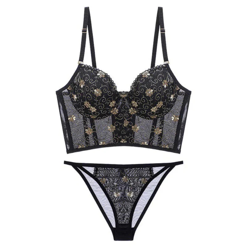 Dessous-Set mit französischer Stickerei und Blumenspitze