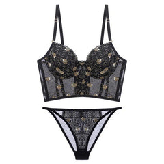 Dessous-Set mit französischer Stickerei und Blumenspitze