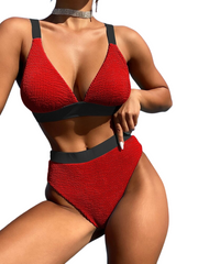 Das weiche zweiteilige Bikini-Set