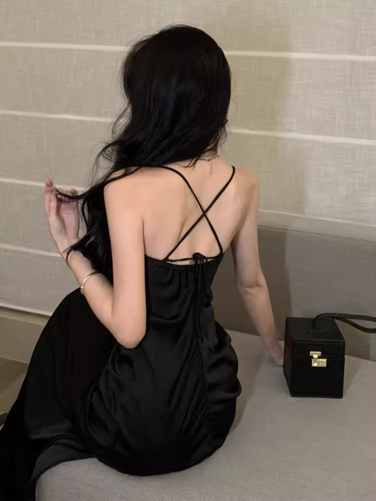 Black Sleeveless Dress