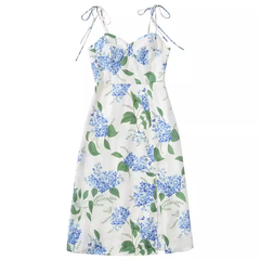 Rückenfreies Kleid mit Blumenschlitz