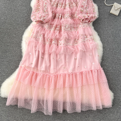 Kleid im französischen Hofstil mit Puffärmeln und Feenkleid