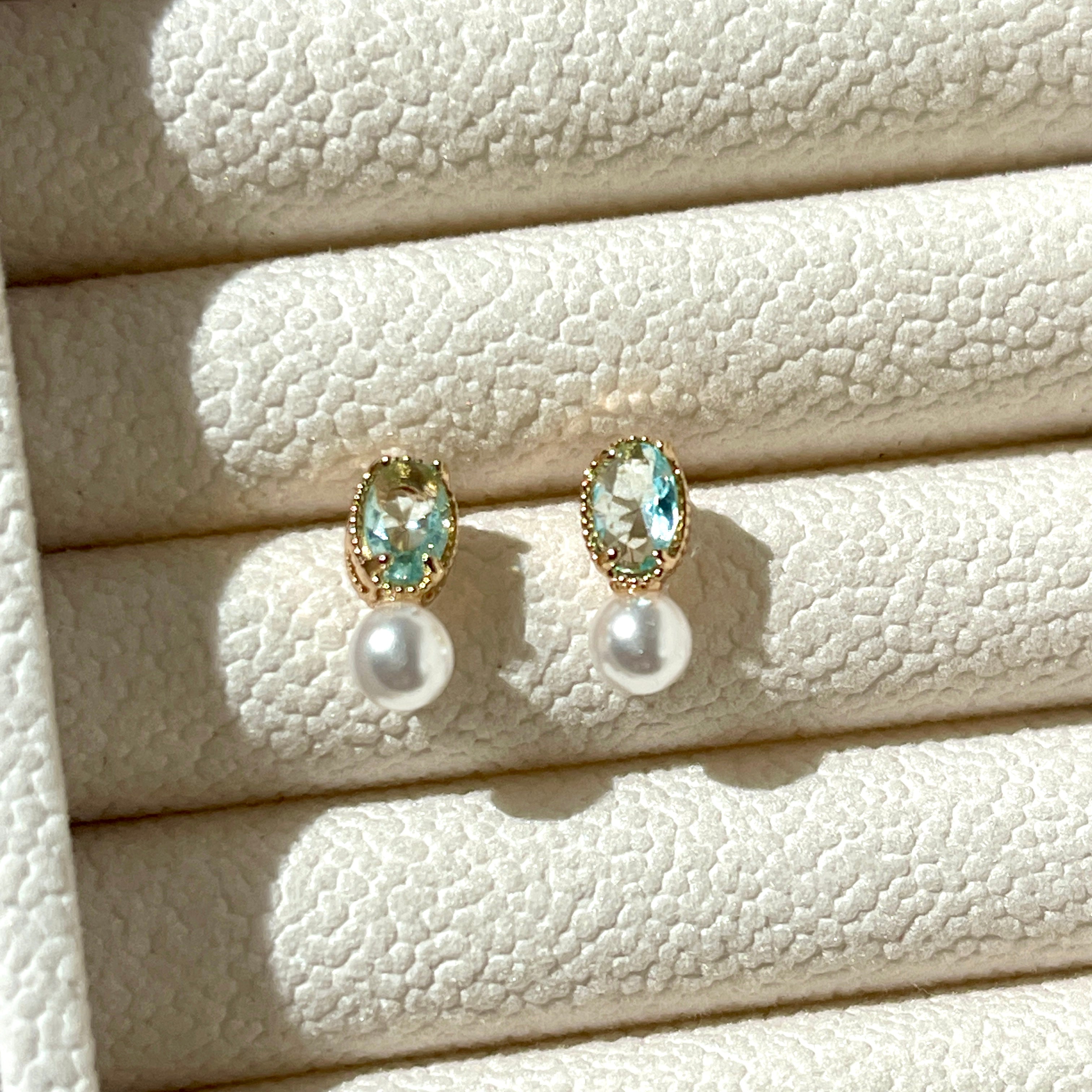 Aqua lake blue ear stud