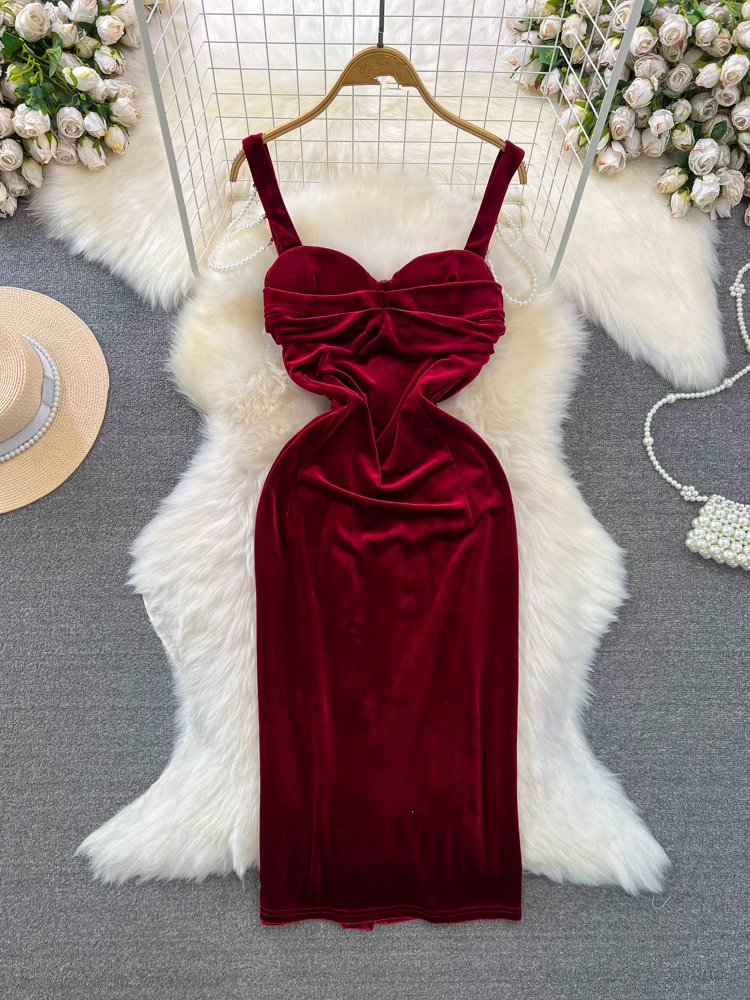 Women's mid-length velvet suspender dress