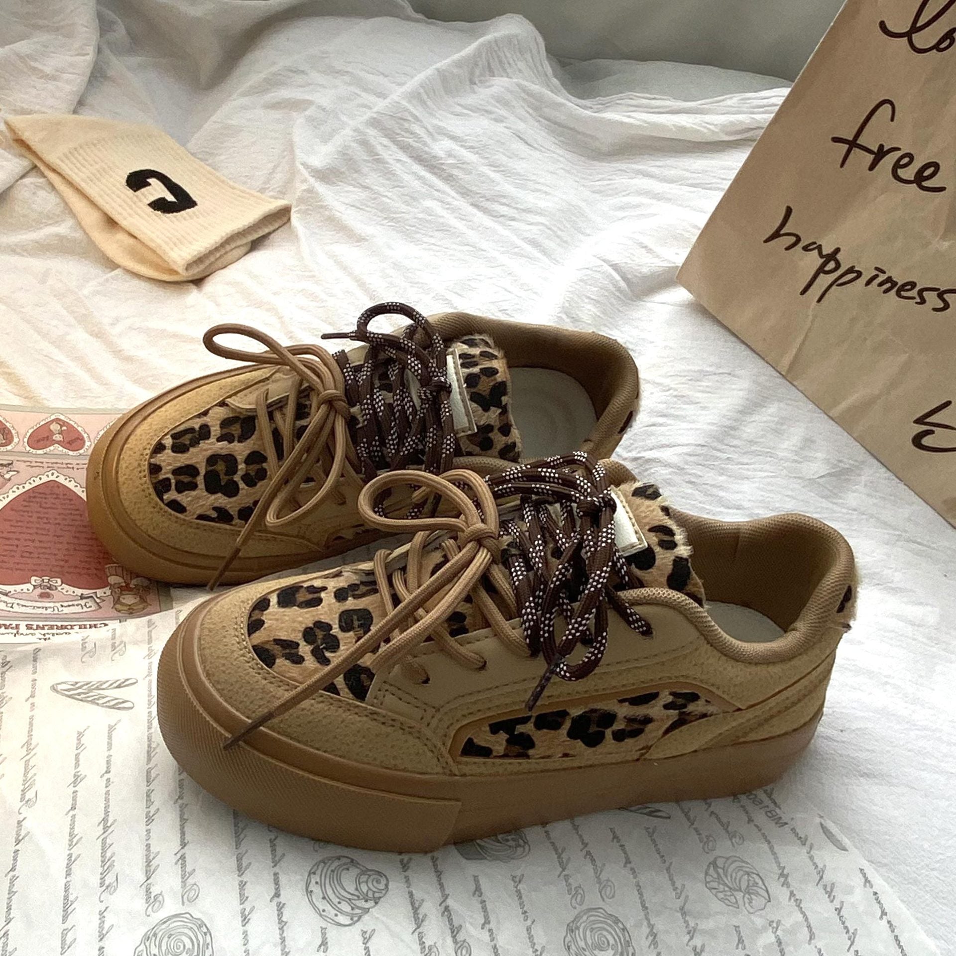 Casual Leopard Print Lace-Up Sneakers