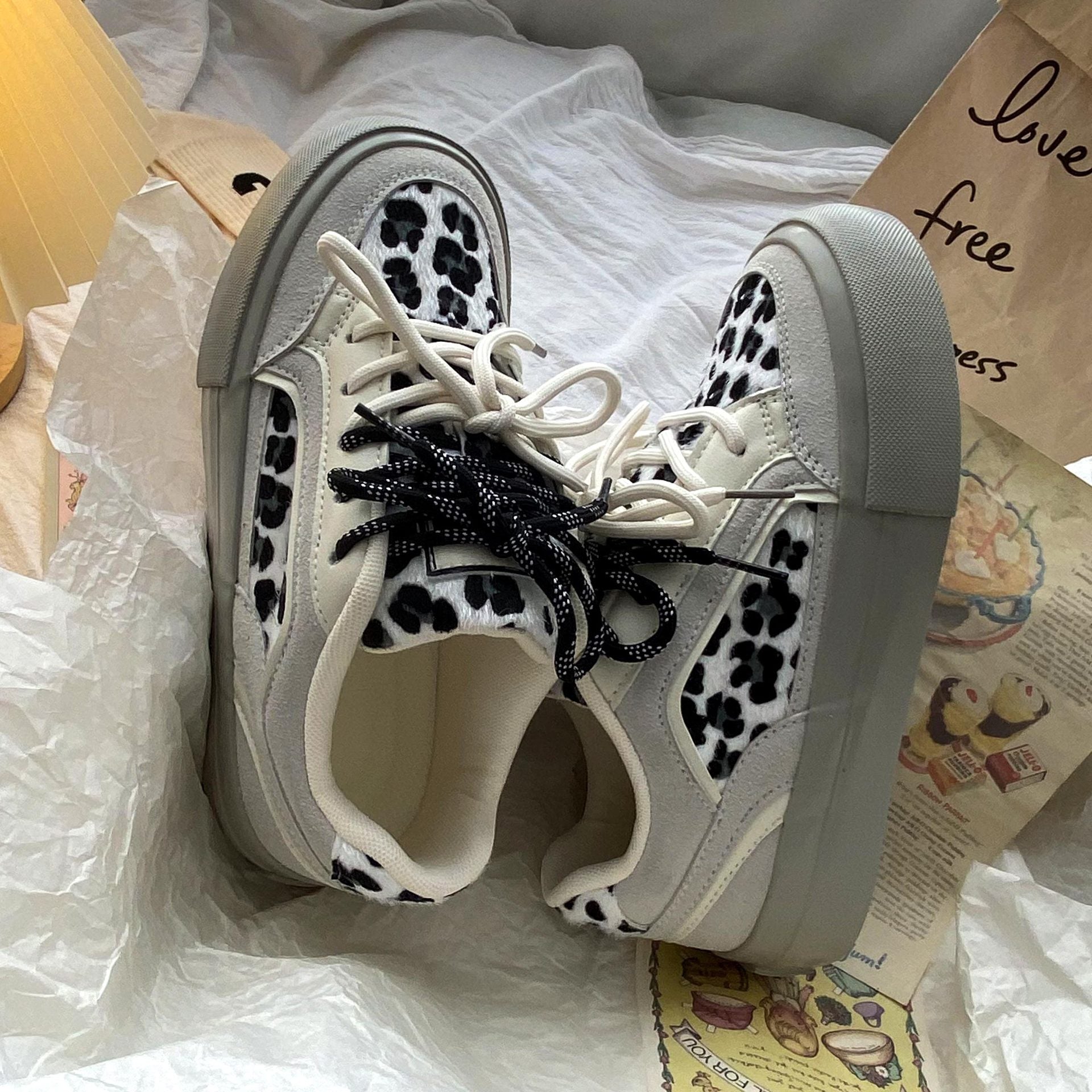 Casual Leopard Print Lace-Up Sneakers