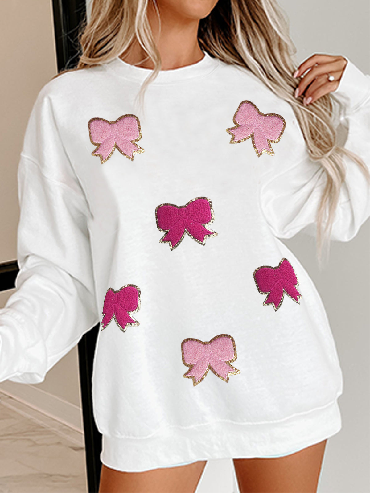 Christmas Bow Embroidery Round Neck Long Sleeve Sweatshirt