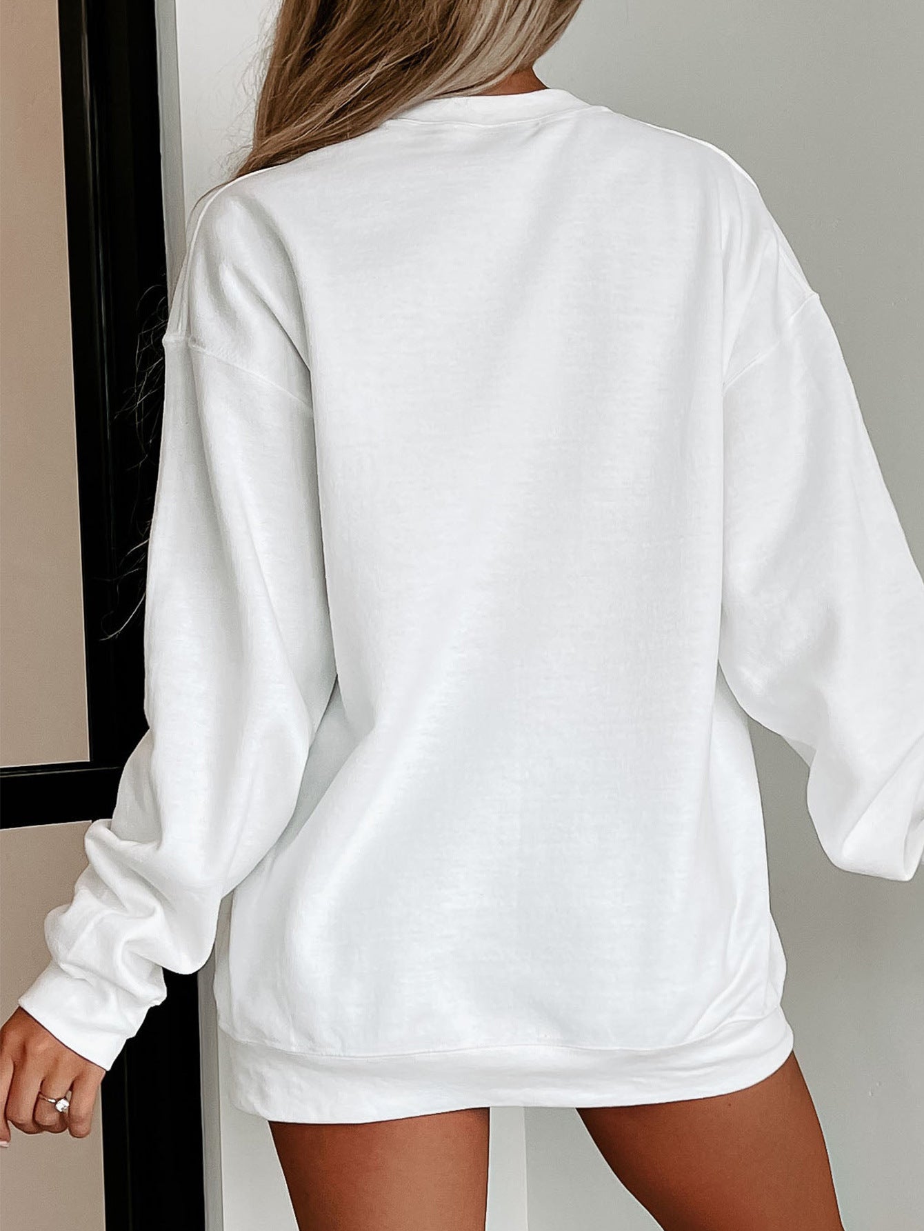 Christmas Bow Embroidery Round Neck Long Sleeve Sweatshirt