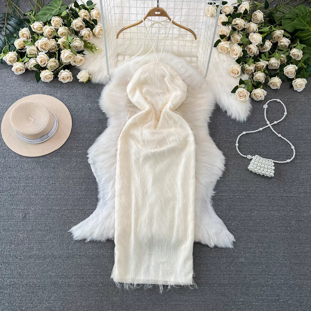 Neckholder-Kleid mit offenem Rücken und Fransen, mittellang