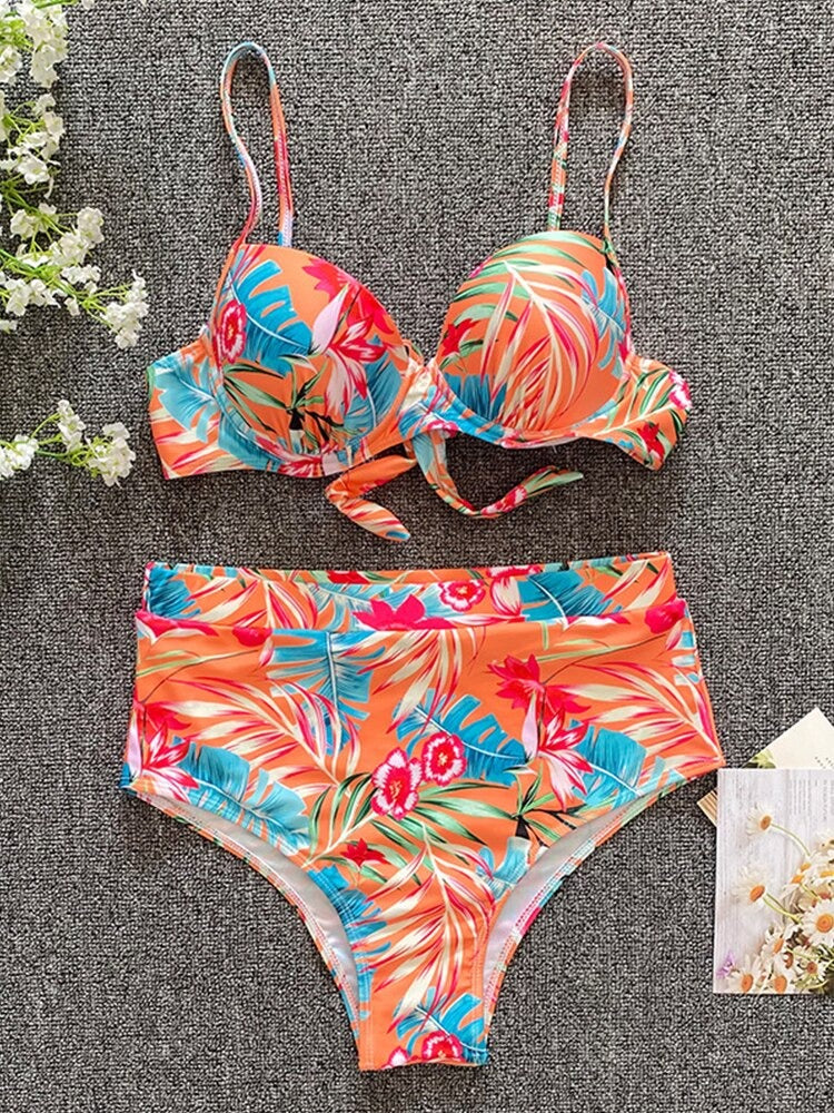 Der zweiteilige Bikini mit Boho-Beau-Print