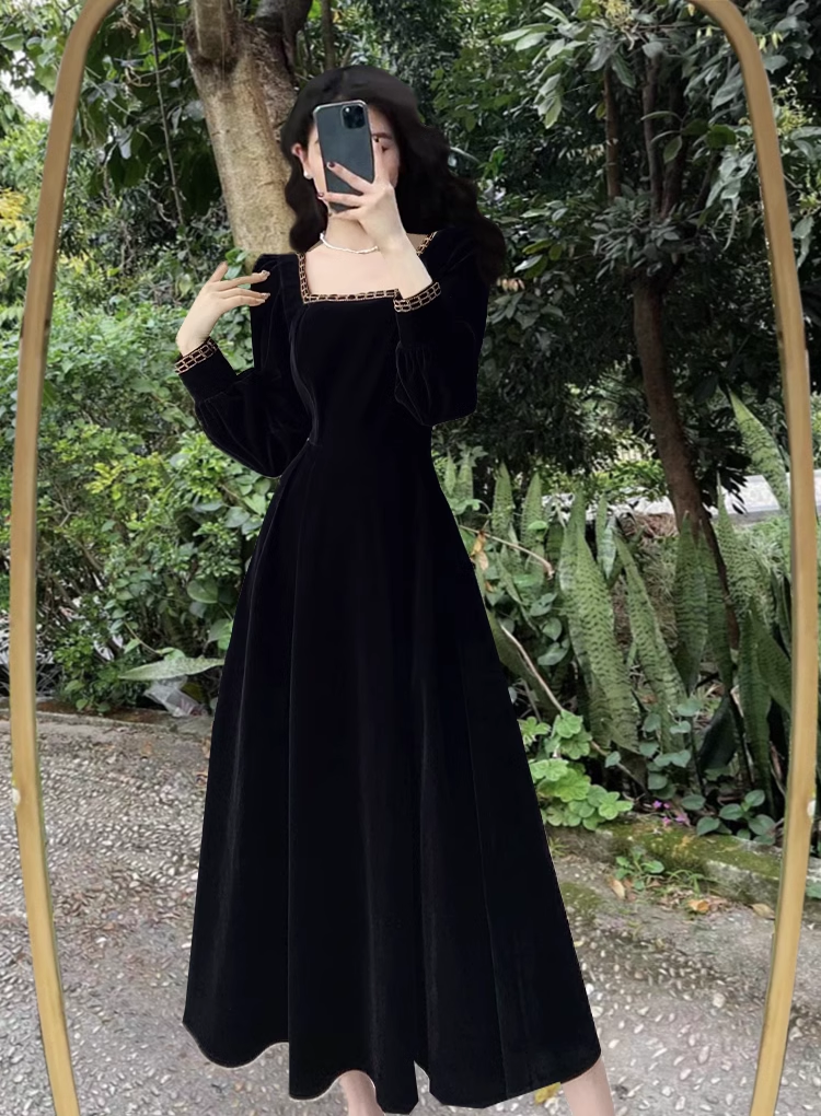 Black square neck velvet long dress