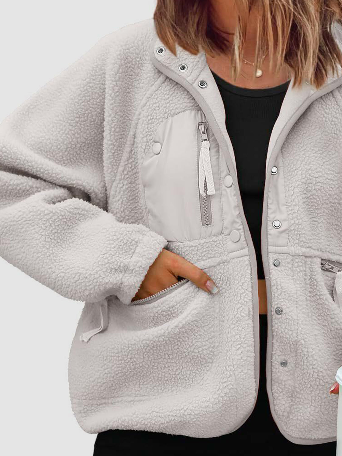 Sherpa-Jacke mit Druckknöpfen und Taschen