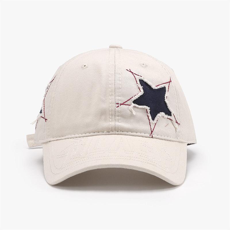 Gorra ajustable con dobladillo sin rematar y estrella