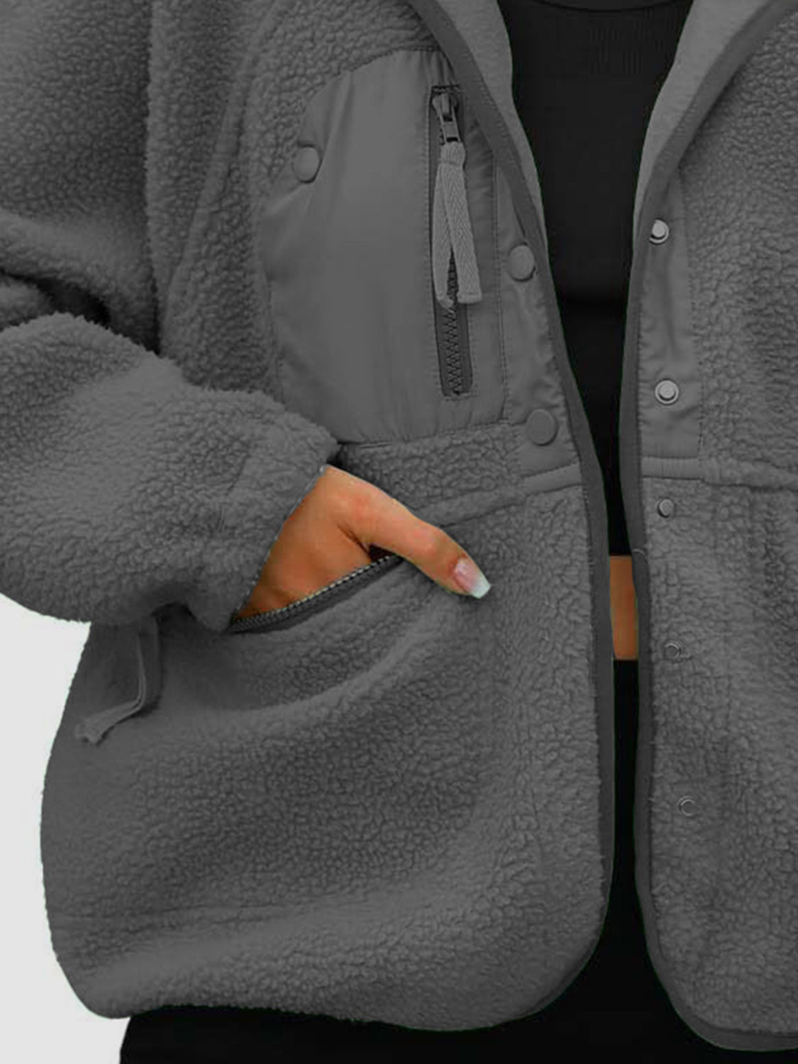 Sherpa-Jacke mit Druckknöpfen und Taschen