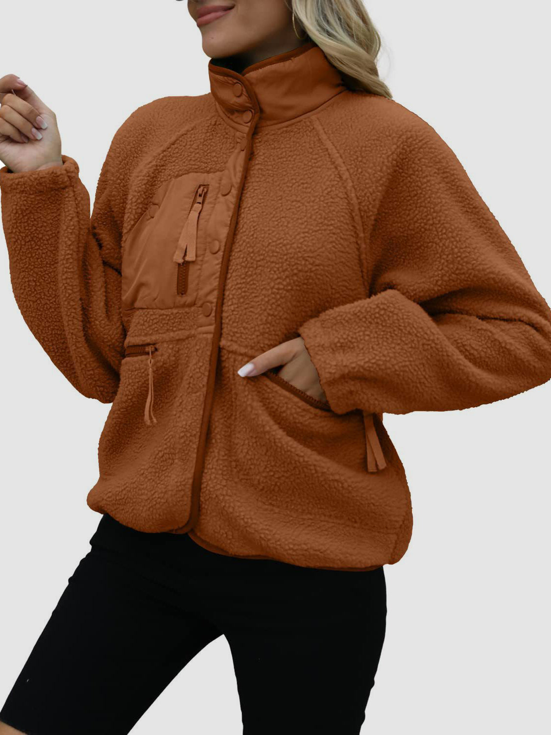 Sherpa-Jacke mit Druckknöpfen und Taschen