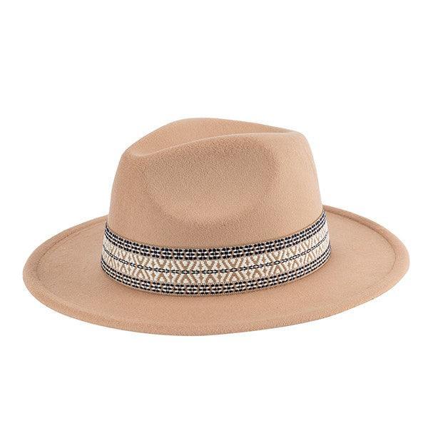 Sombrero fedora con bordado bohemio