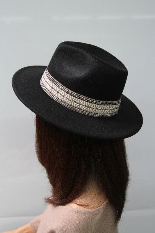 Sombrero fedora con bordado bohemio