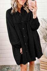 Vestido mini con cuello abotonado y hombros caídos
