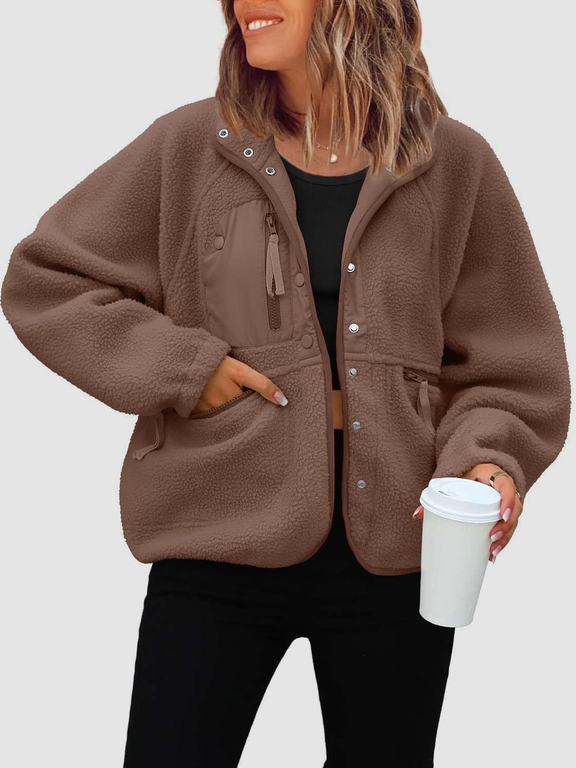 Sherpa-Jacke mit Druckknöpfen und Taschen