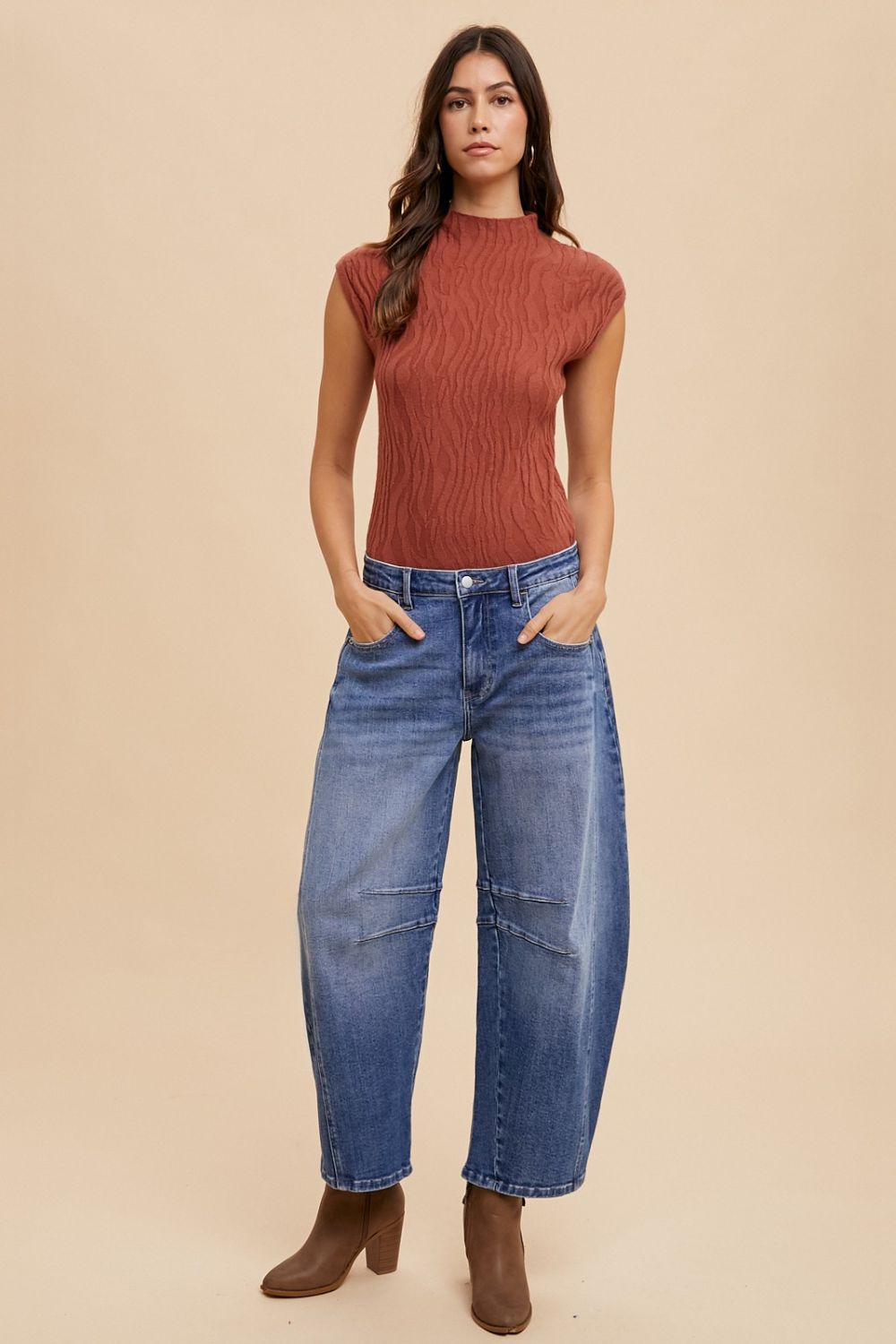 Annie Wear – Jeans mit mittelhohem Bund und Taschen