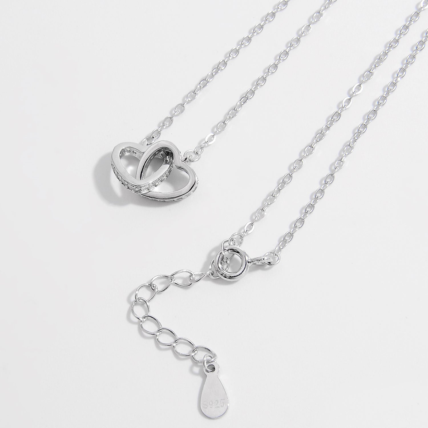 Collar de corazón de circonitas con incrustaciones en plata de ley 925