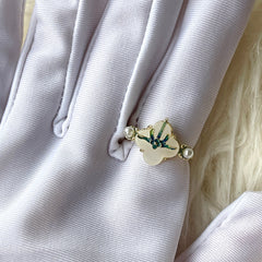 Statement-Ring aus Jade mit Glückskleeblatt