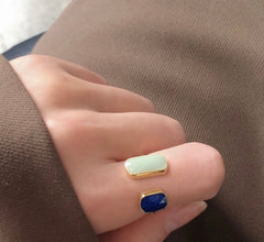 Anillo con sello cuadrado geométrico