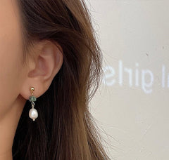 Vintage style pearl earrings