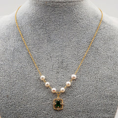 Emerald Natural Pearl Gold Lace Necklace