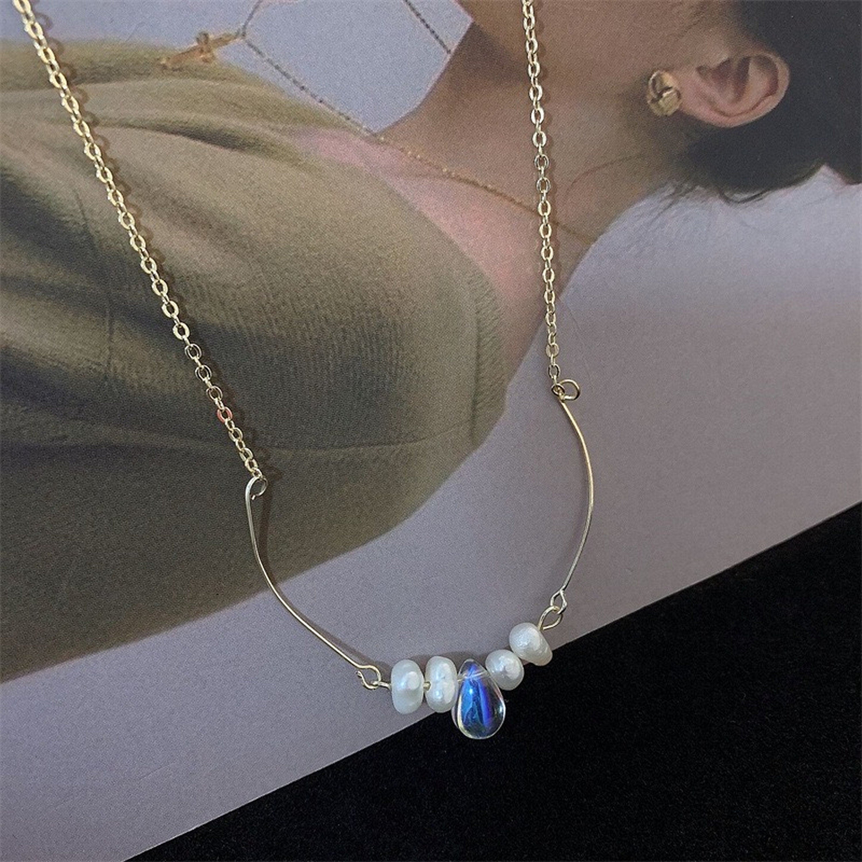 Curve Bar Pearl Layering Necklace