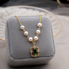 Emerald Natural Pearl Gold Lace Necklace