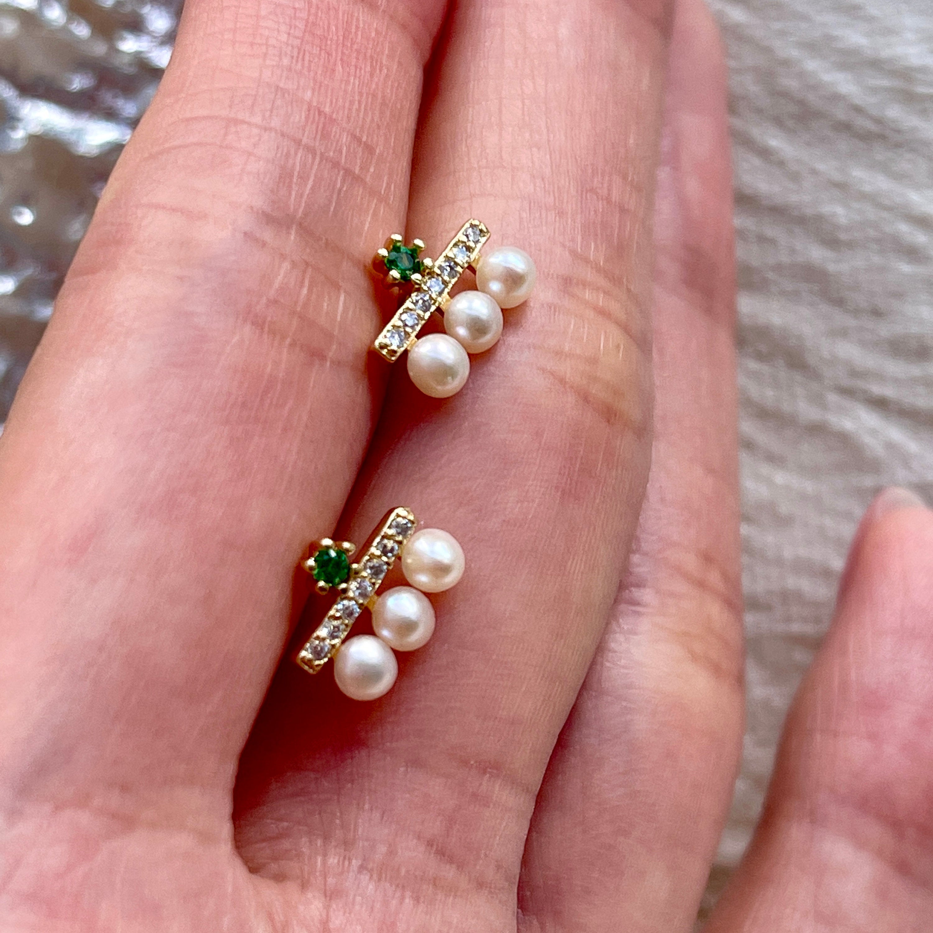 Dainty Green Emerald and Pearl Stud Earrings