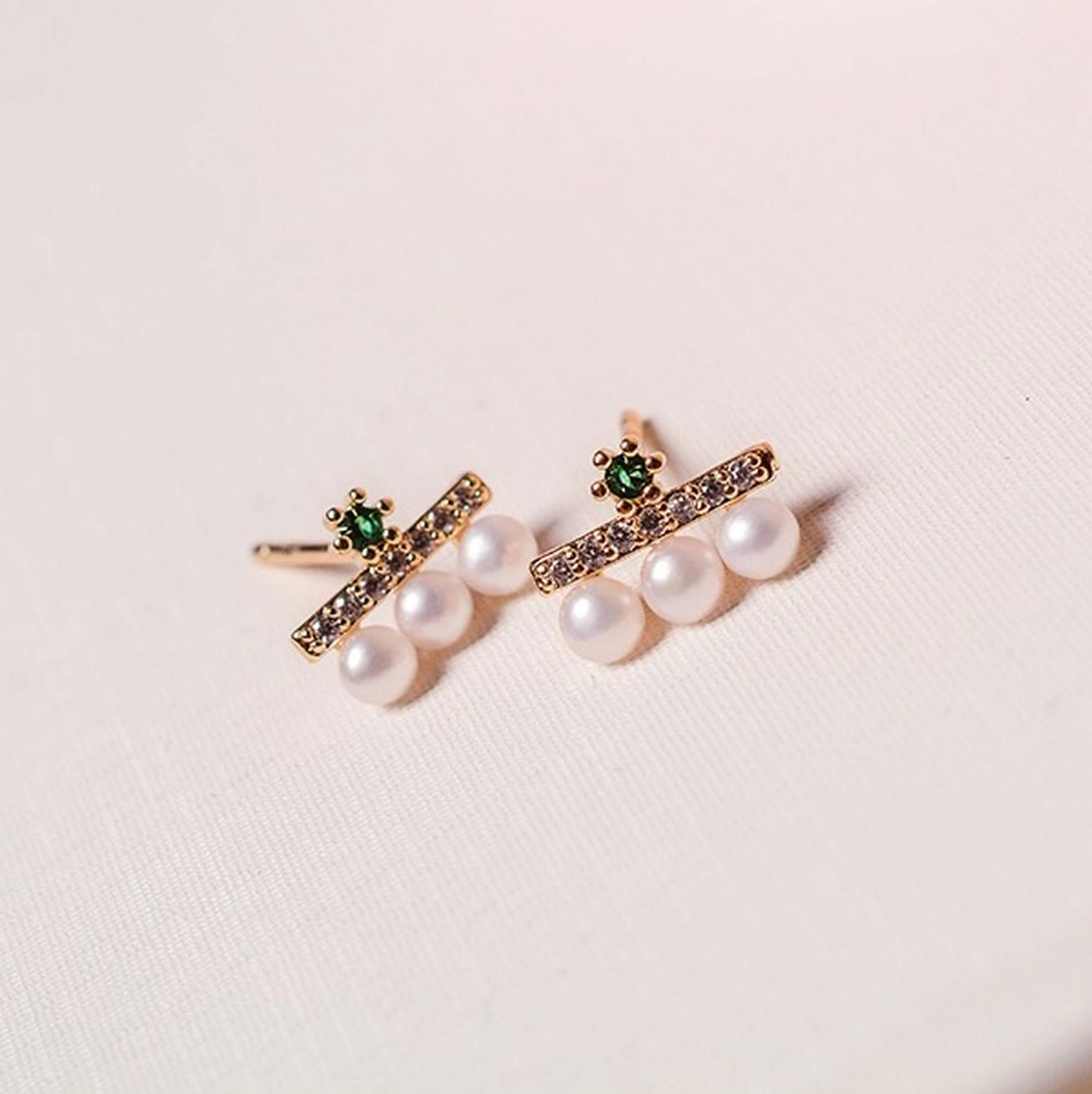 Dainty Green Emerald and Pearl Stud Earrings