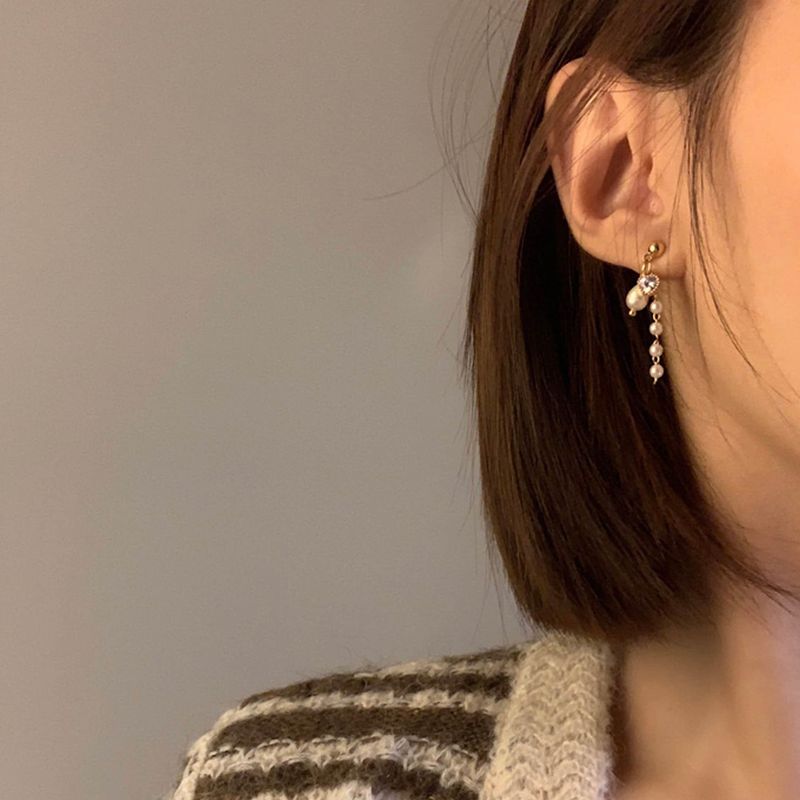 Cute minimalist earrings