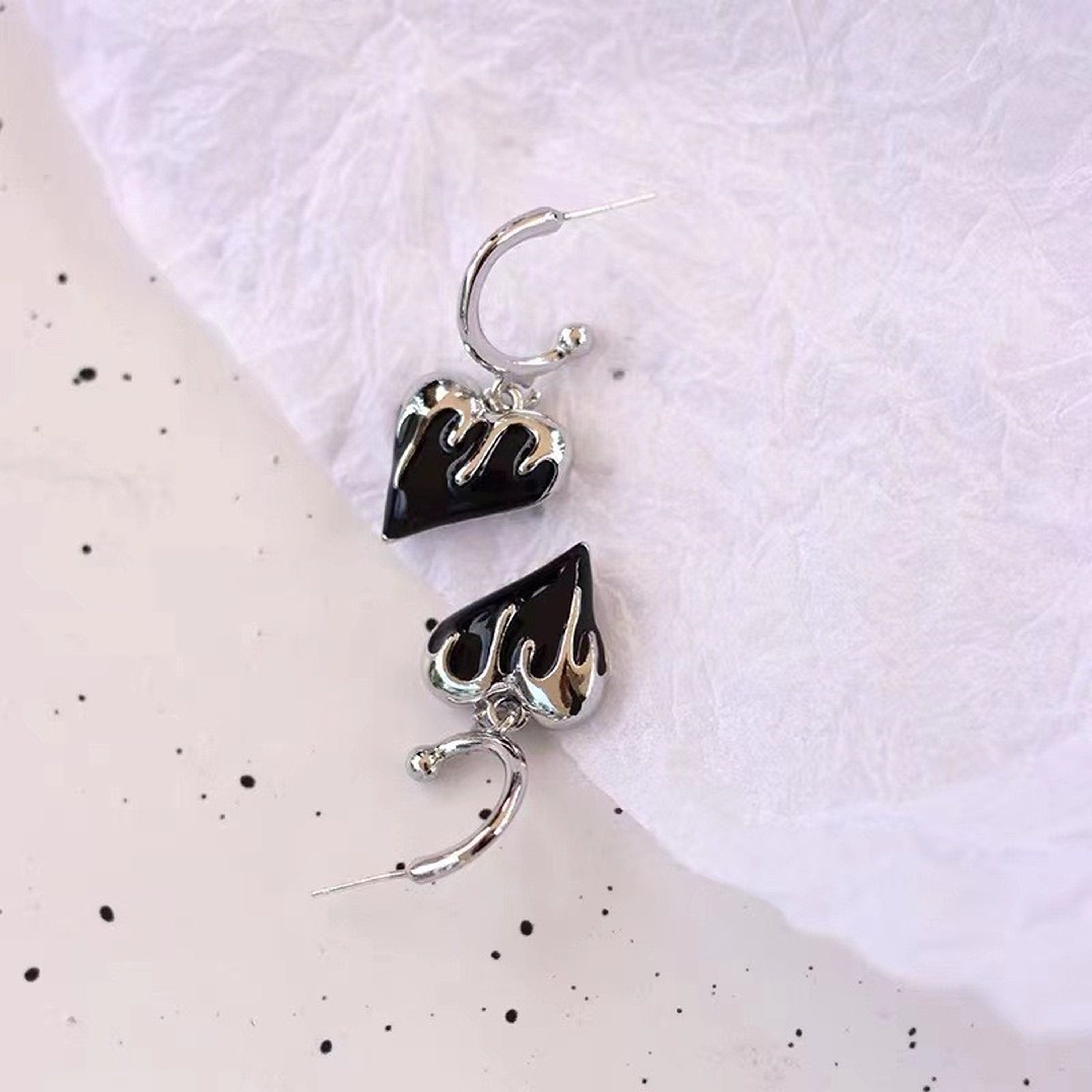 Cyberpunk Black Melting Heart Dangle Earrings