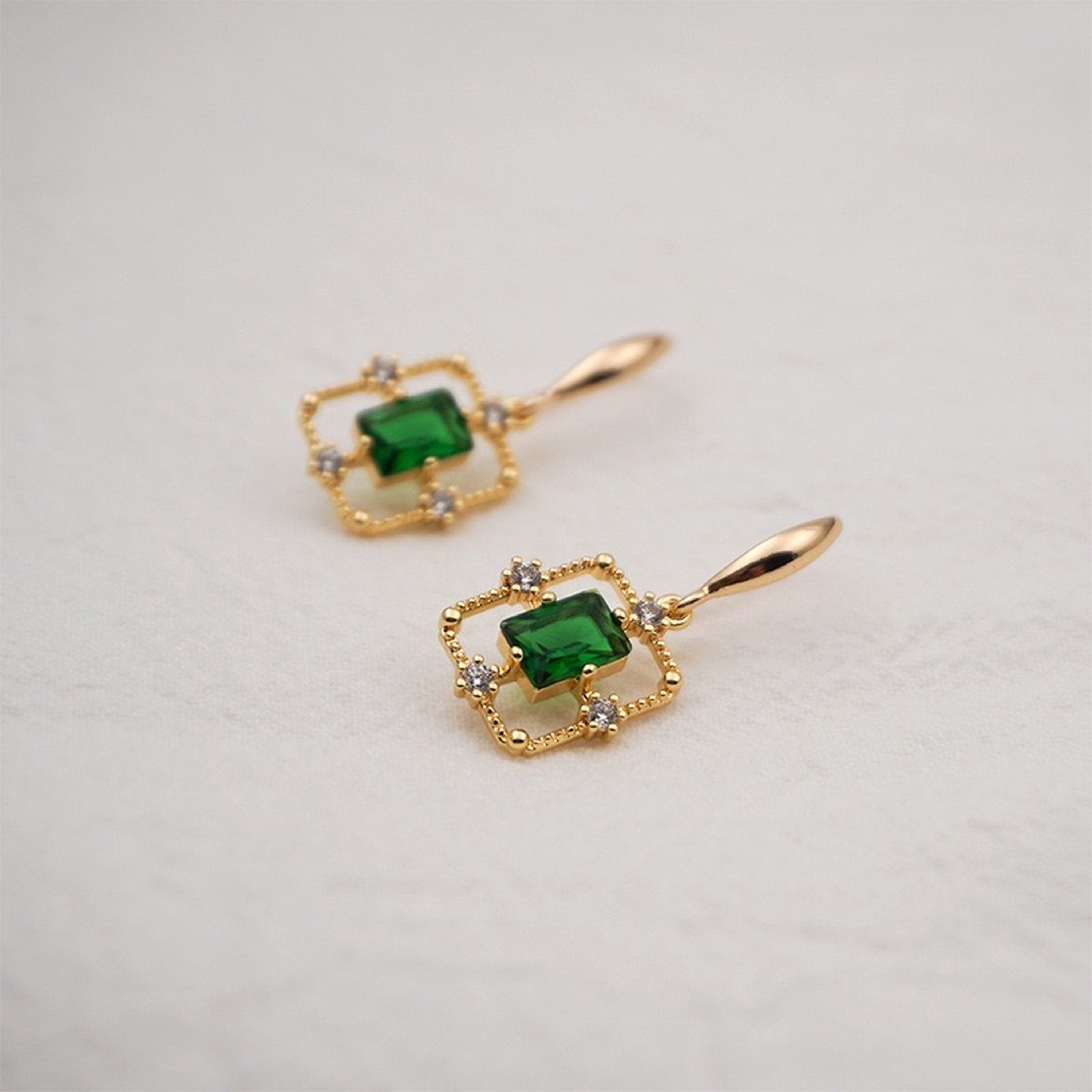 Emerald Green Gold Dangle Lace Earrings