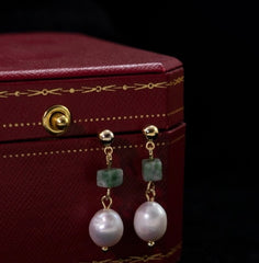 Vintage style pearl earrings