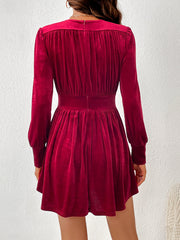 sexy v-neck long-sleeved velvet party dress with waist and large skirt