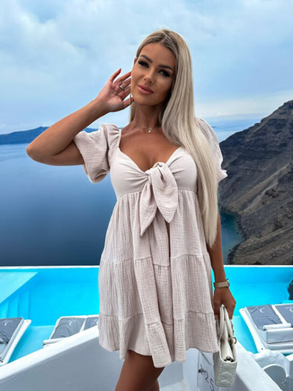 versatile strappy V-neck short-sleeved dress