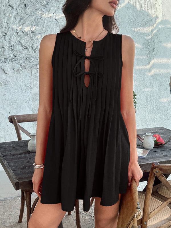 Casual holiday style solid color lace up pleated sleeveless dress